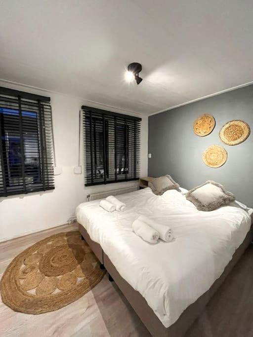 Gezellig Appartement, Gerenoveerd Eind 2022 Tilburg Bagian luar foto