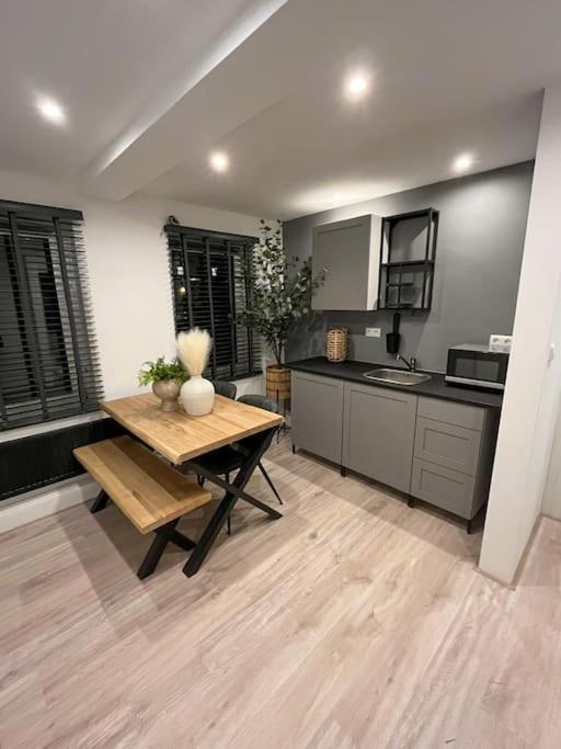 Gezellig Appartement, Gerenoveerd Eind 2022 Tilburg Bagian luar foto